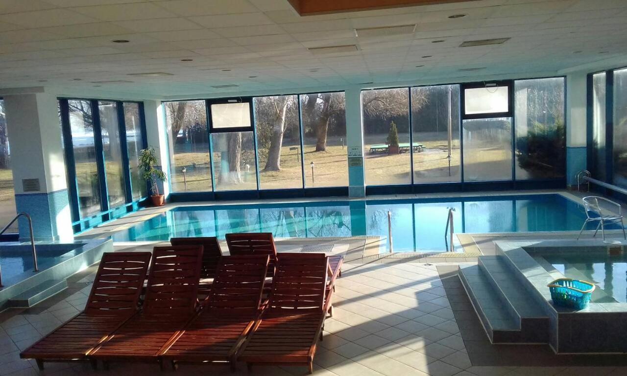 Hotel Magistern Konferencia Es Wellnesshotel Siófok Exterior foto
